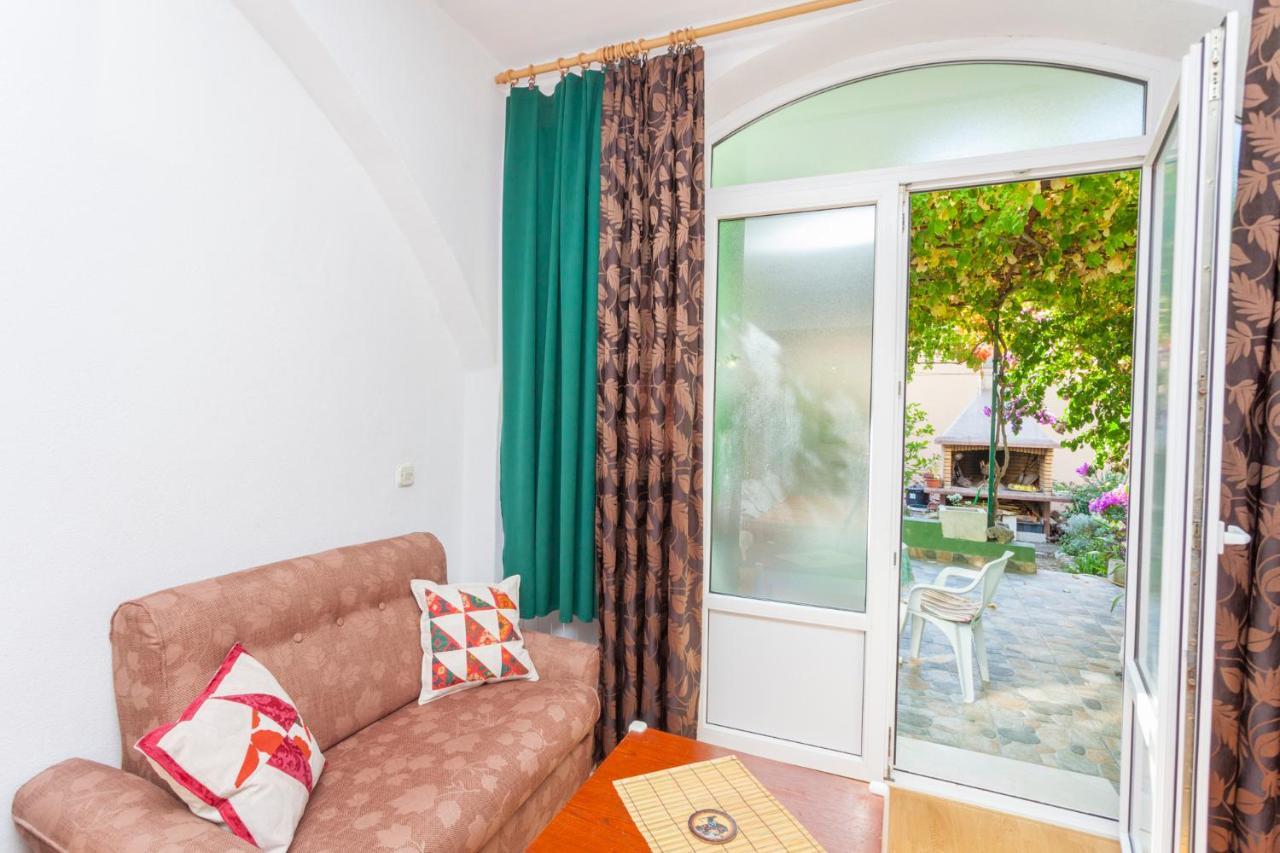 Green Garden Rooms & Apartments Makarska Exterior photo