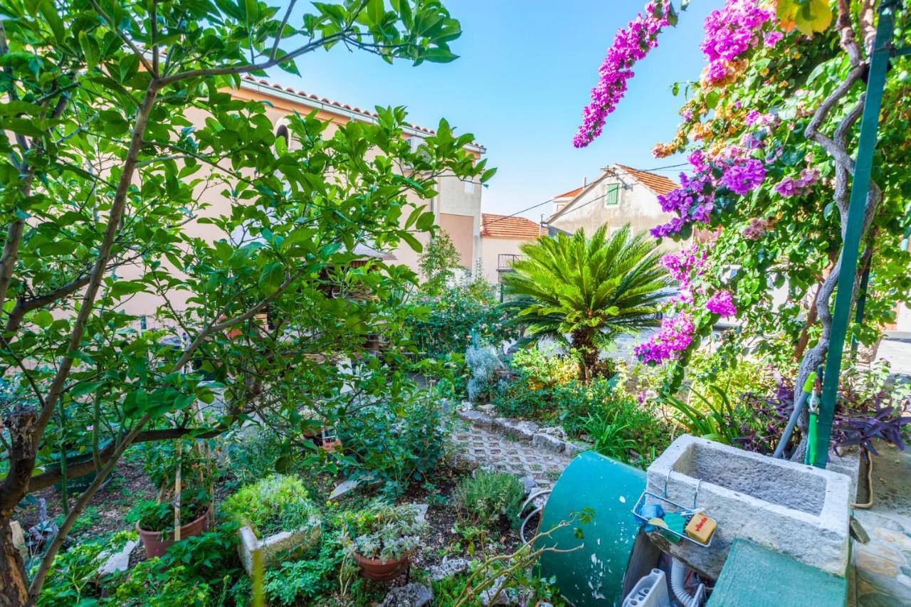 Green Garden Rooms & Apartments Makarska Exterior photo